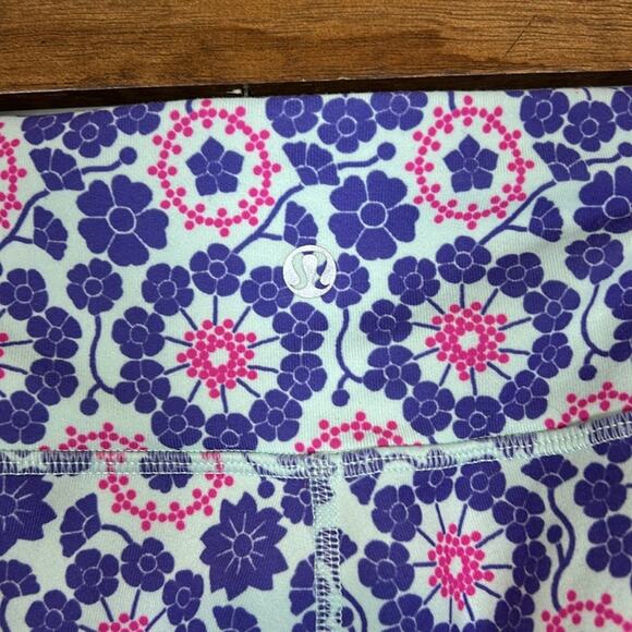 Lululemon Wunder Under Crop Twiggy Printed Light Purple Pink Size 6 - Picture 5 of 9